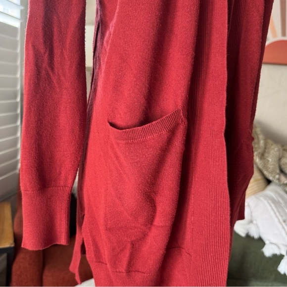 Cable & Gauge burnt orange cardigan with button detail - Picture 3 of 8